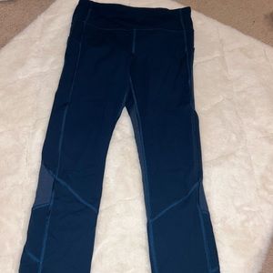 Lululemon Womens  Zip Pocket Crop Capri Leggings